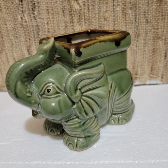 Vintage Small Green Trunk Up Elephant Planter Ceramic Glazed - Picture 3 of 4